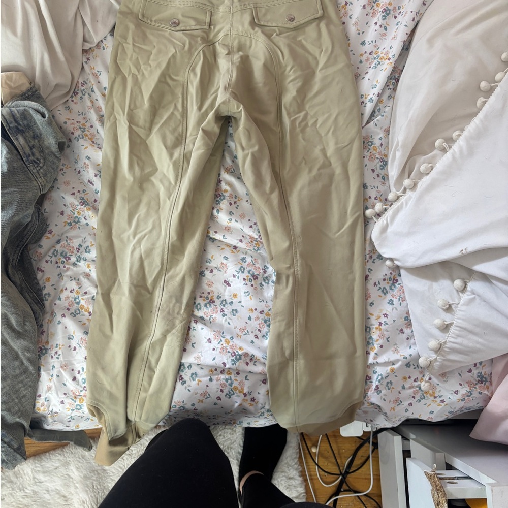 Women’s Tan Riding Pants - Picture 2 of 3